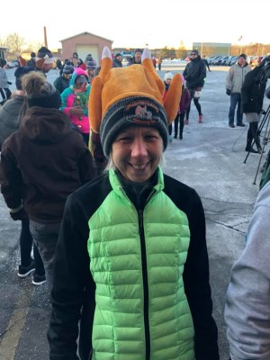 Elaine in her turkey hat pre-race...